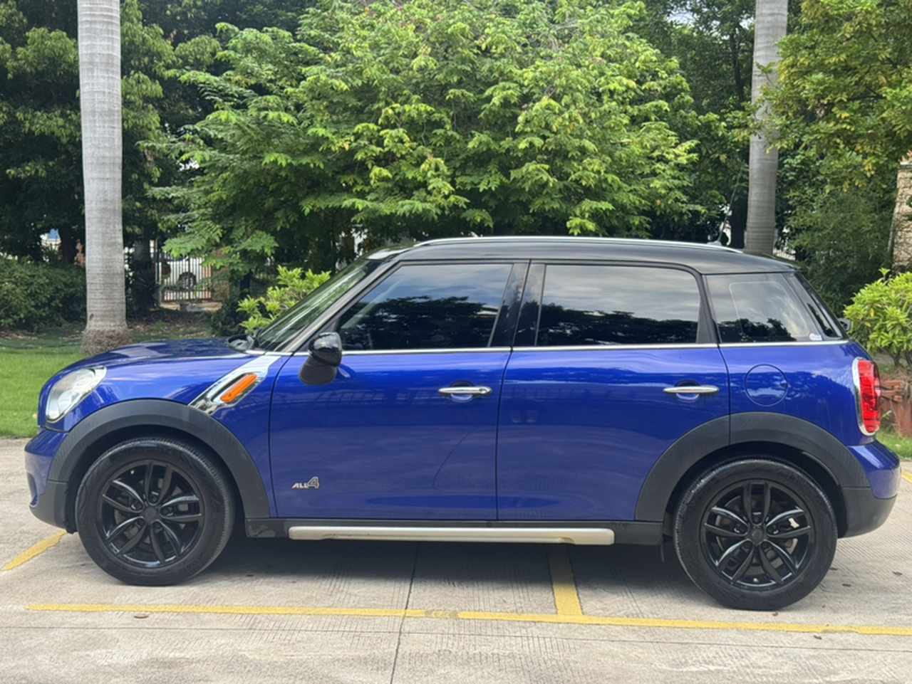 2014 1.6T COOPER ALL4 Fun photo 3