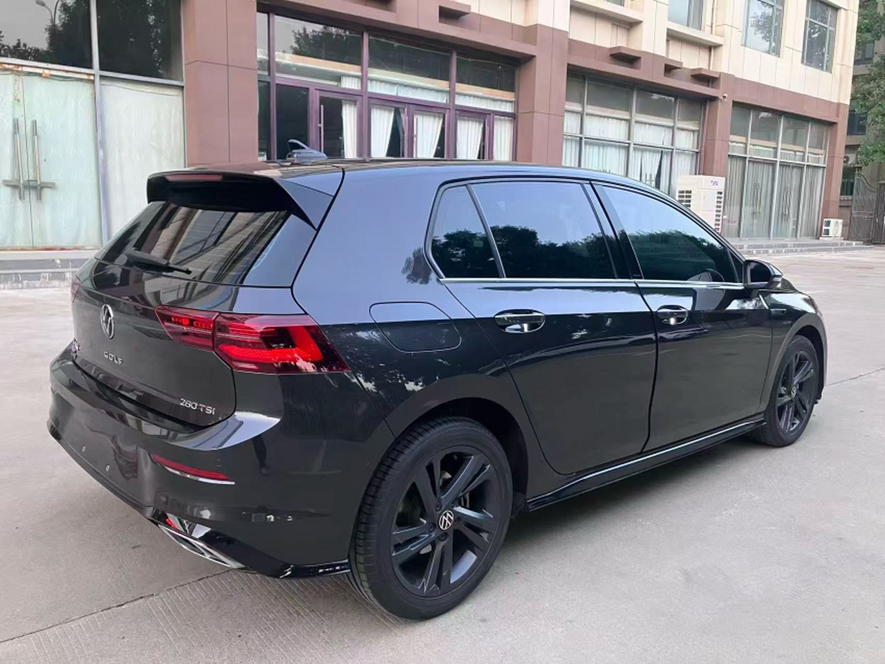 Golf 2023 Facelift 280TSI DSG R-Line Lite photo 4