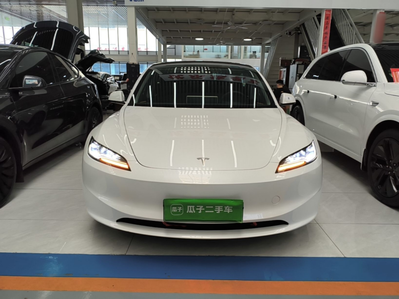 Model 3 2023 RWD photo 2