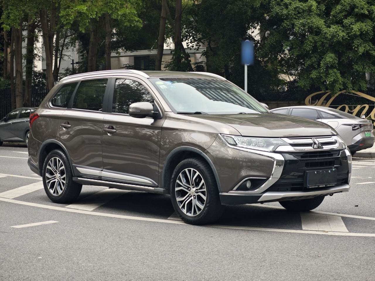Outlander 2018 2.0L RWD Honor 5-Seater photo 4