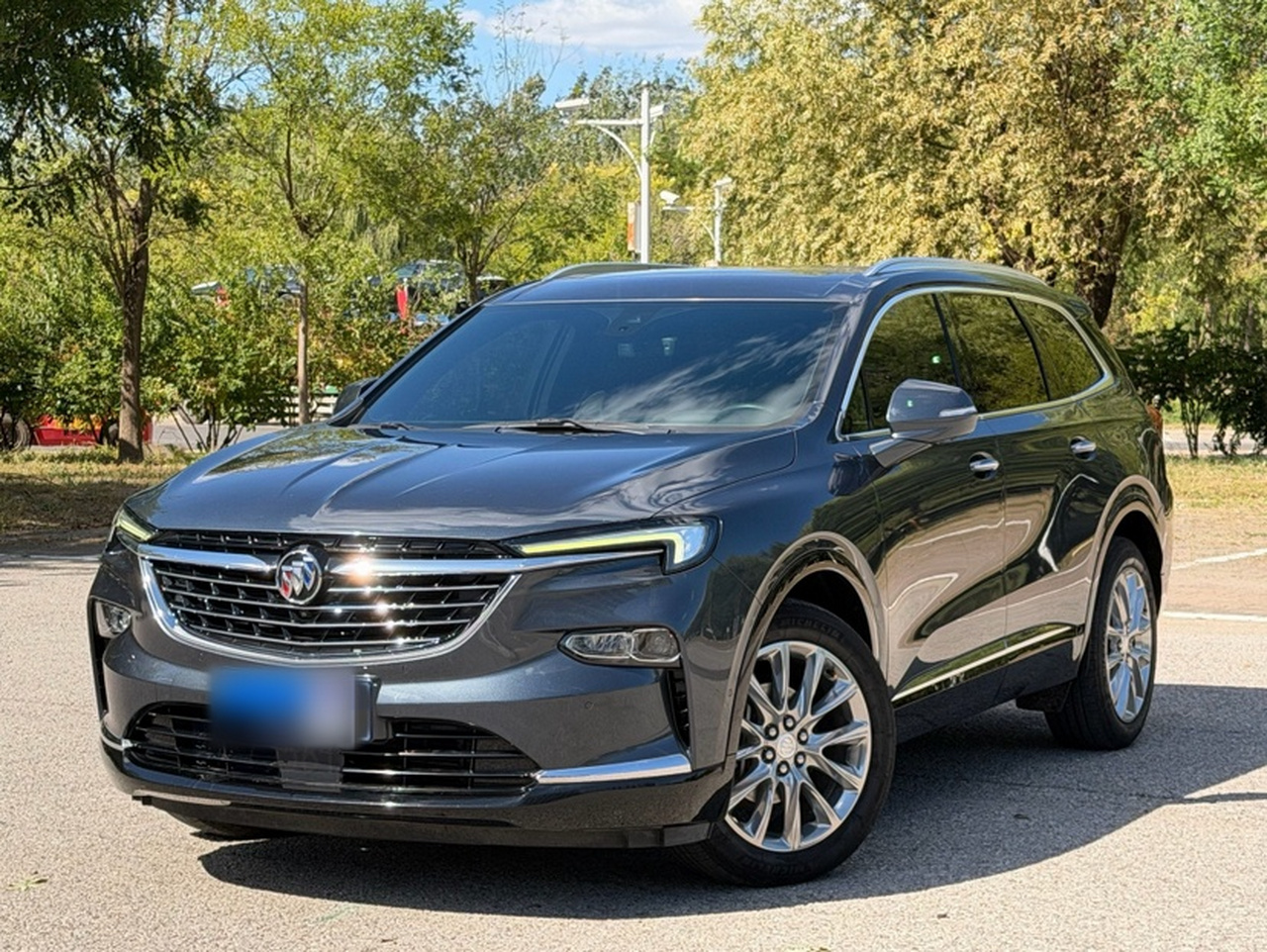2020 28T AWD Exclusive Flagship
