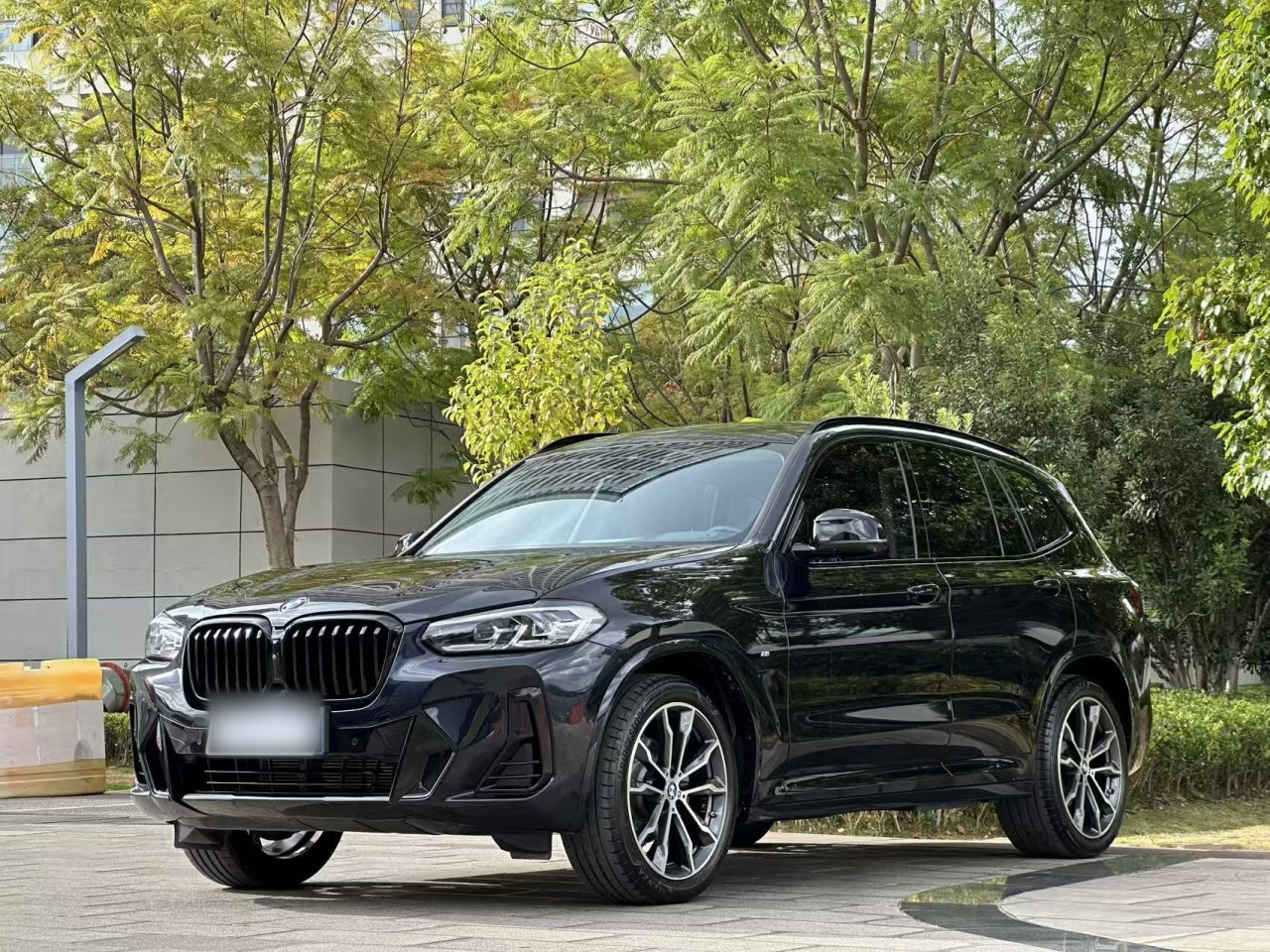 X3 2023 xDrive30i Leading M Night Package