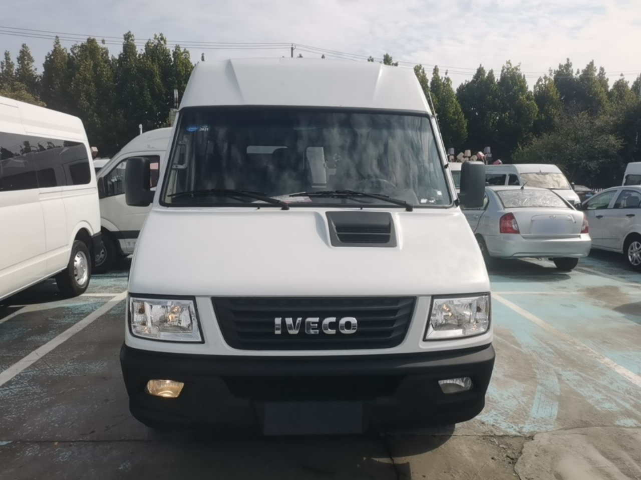 IVECO Daily 2017 2.5T A35 Bus 5-7-Seater47Z5 photo 2