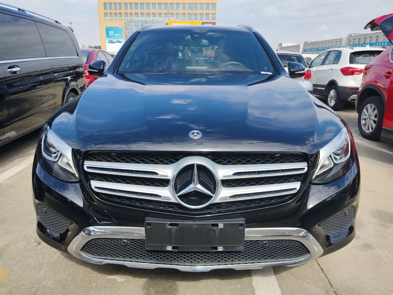 GLC 2017 GLC 200 4MATIC photo 2