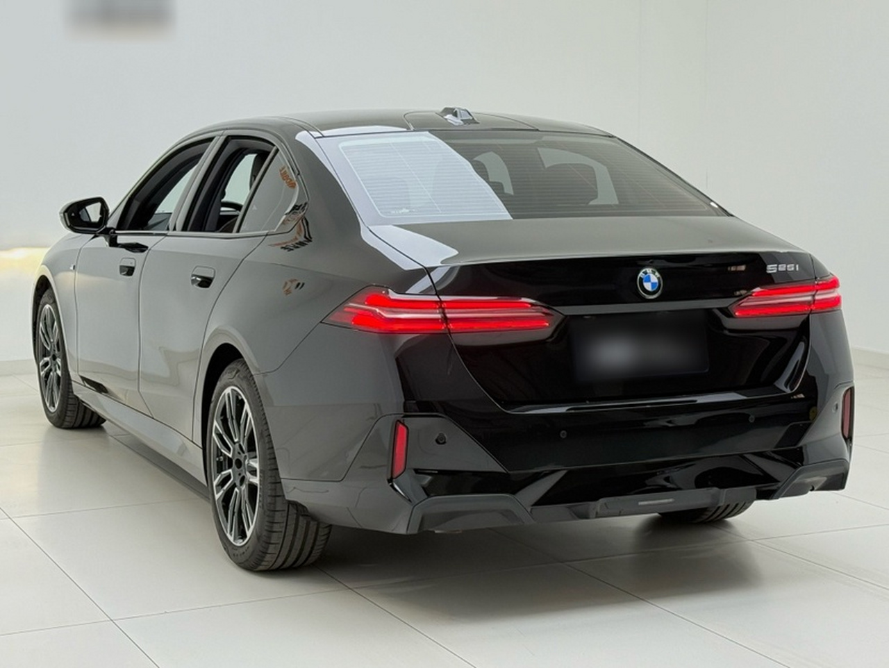 5 Series Imported 2024 525i M Sport Package photo 4