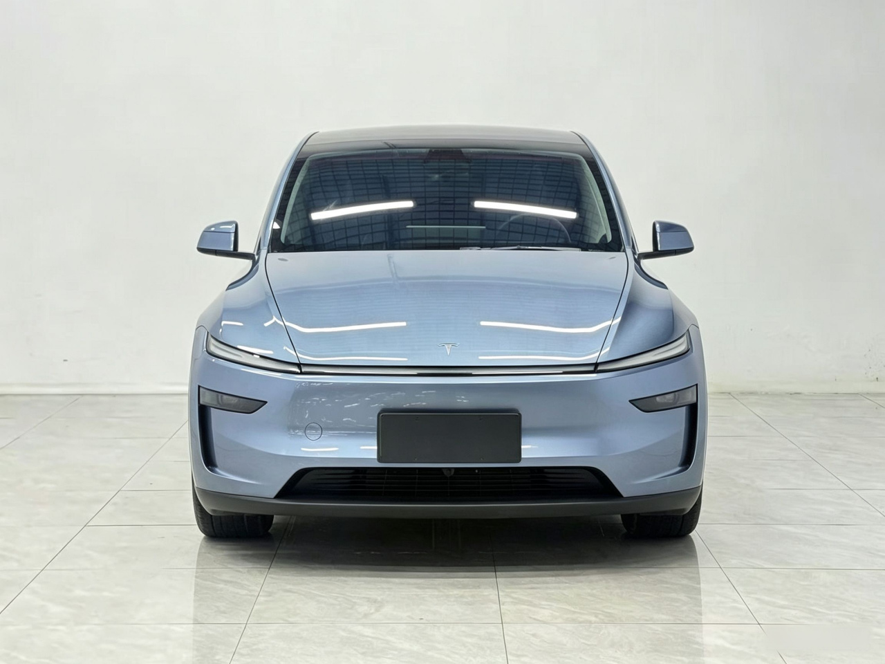 Model Y 2025 RWD photo 2