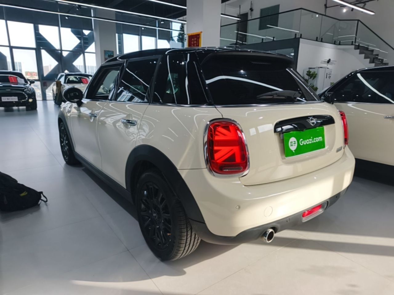 2018 1.5T COOPER Classic 5-Door photo 4