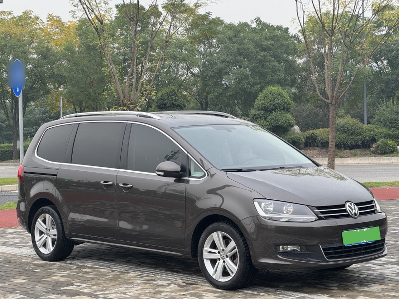 2016 380TSI 7-Seater photo 3