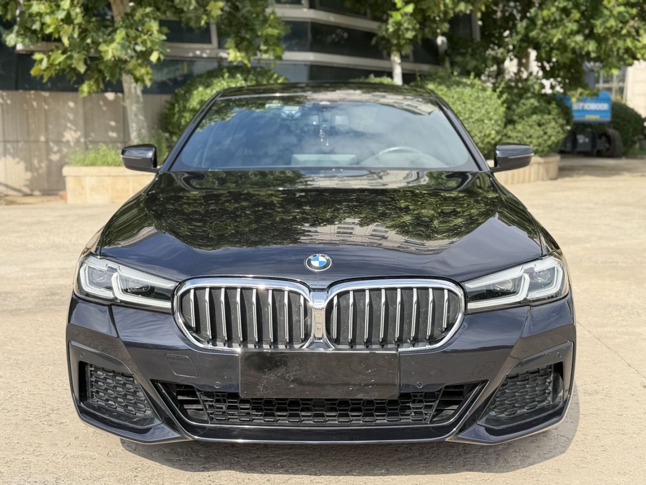 5 Series EV 2021 535Le M Sport Package photo 2