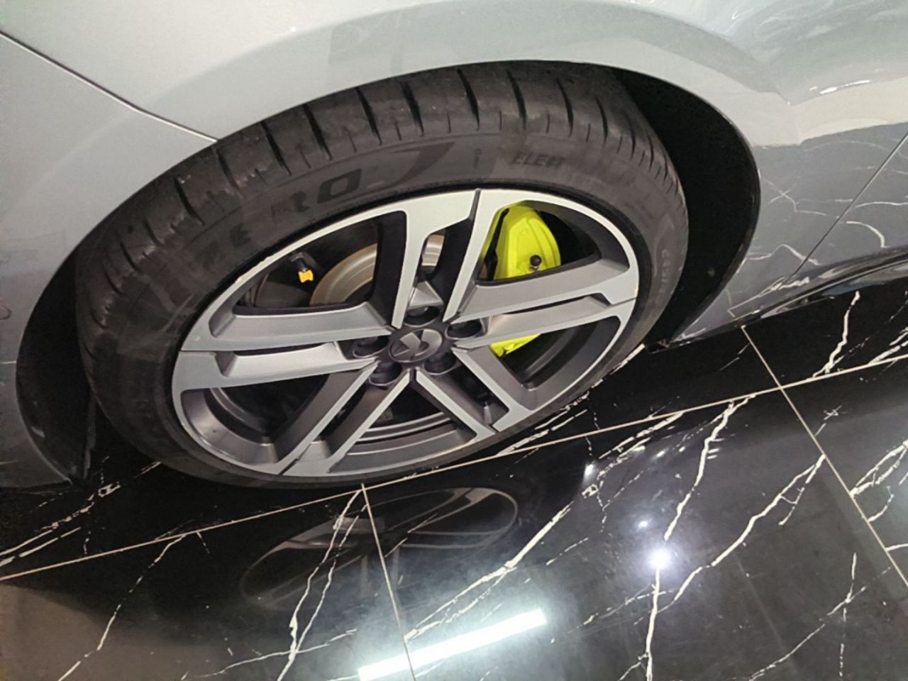 ET5T 2025 Anniversary Edition 75kWh Touring photo 2