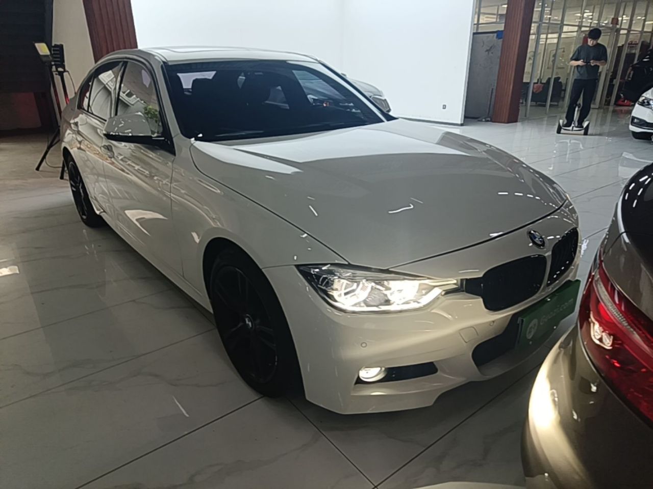 3 Series 2018 320i M Sport Package photo 3
