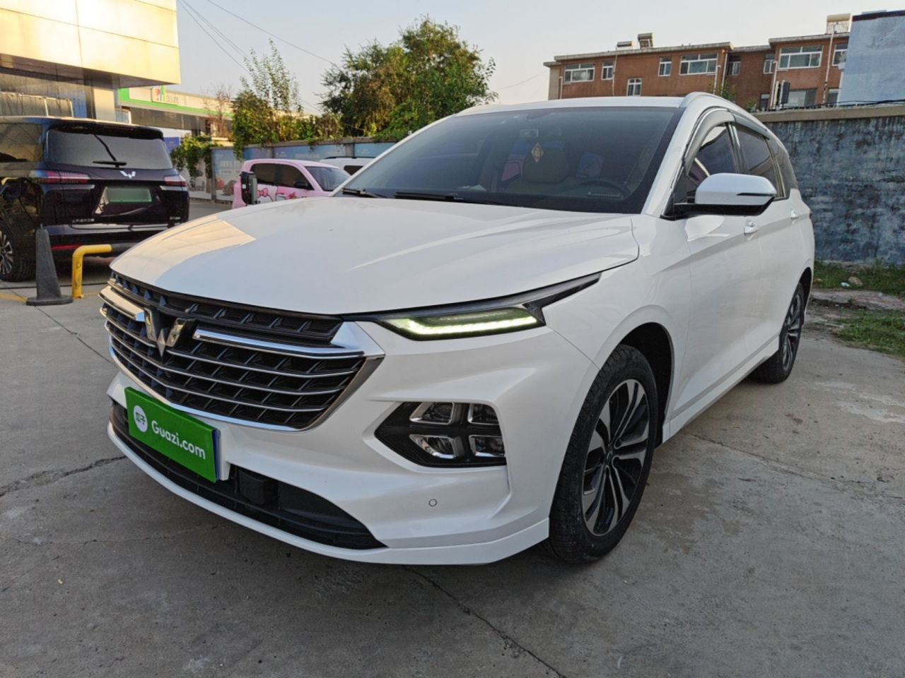 Wuling 2020 1.5T CVT Flagship
