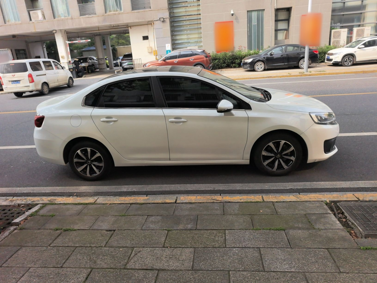 C4 2018 1.6L AT Luxury photo 3