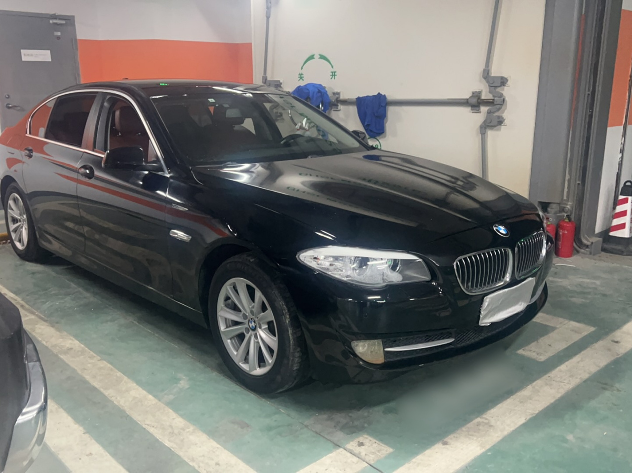 5 Series 2013 520Li photo 3