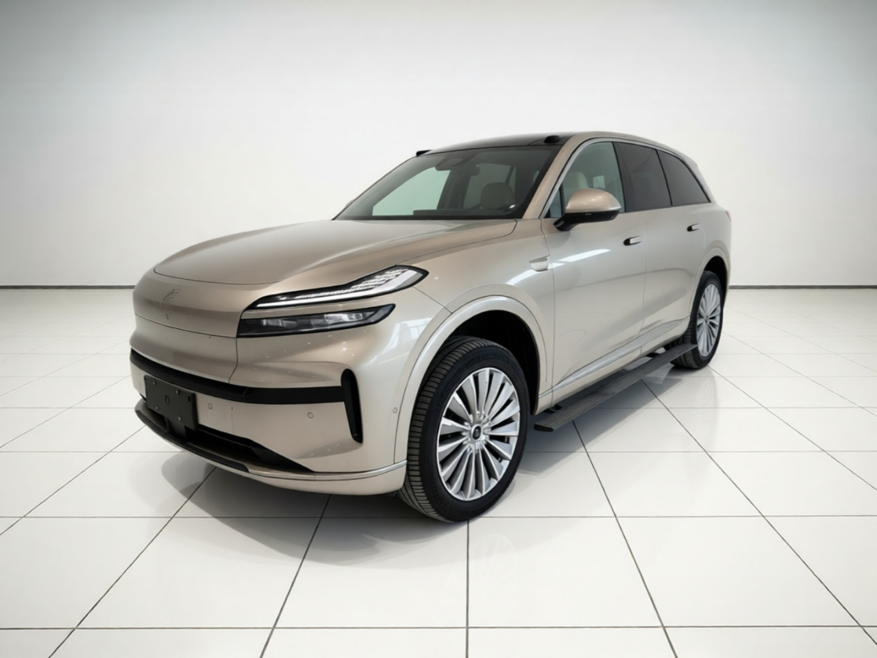 L90 2025 Ultra 6-Seater 60
