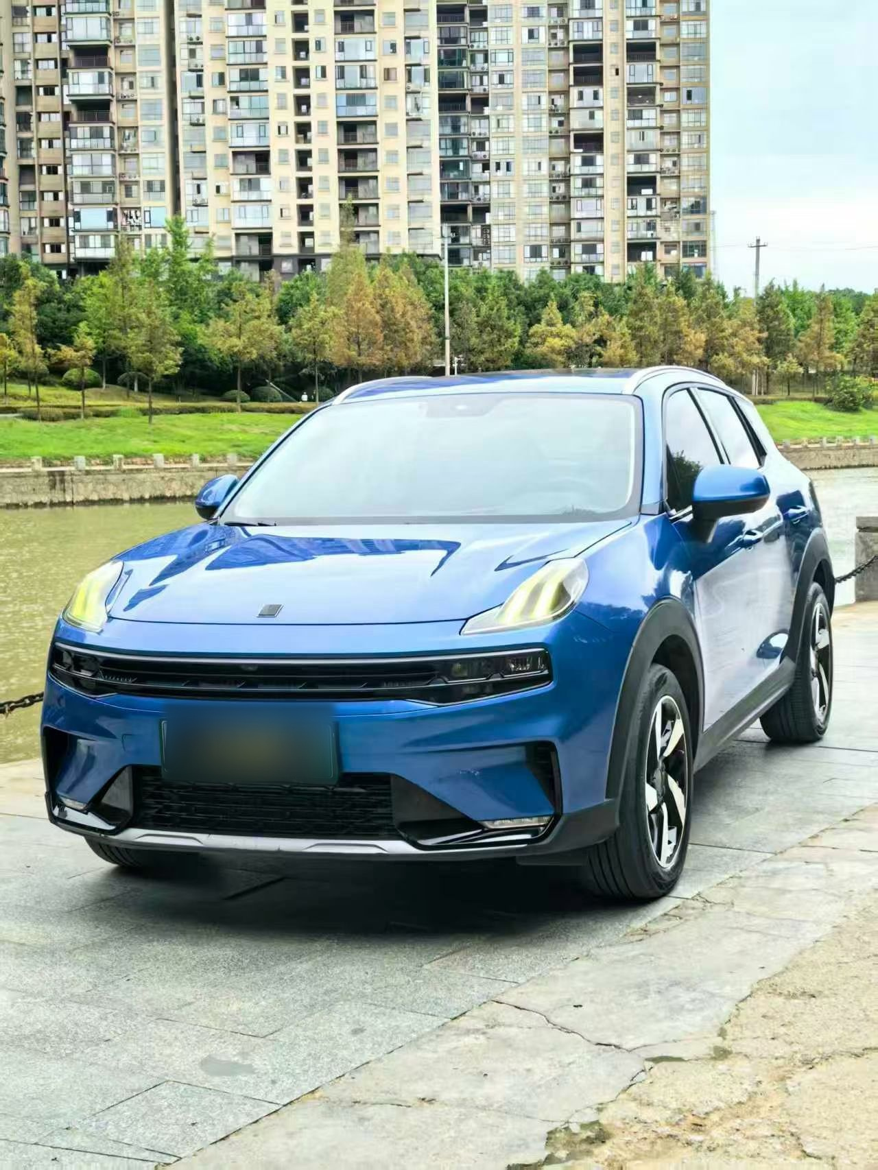 06 EM-P 2020 PHEV Plus photo 3