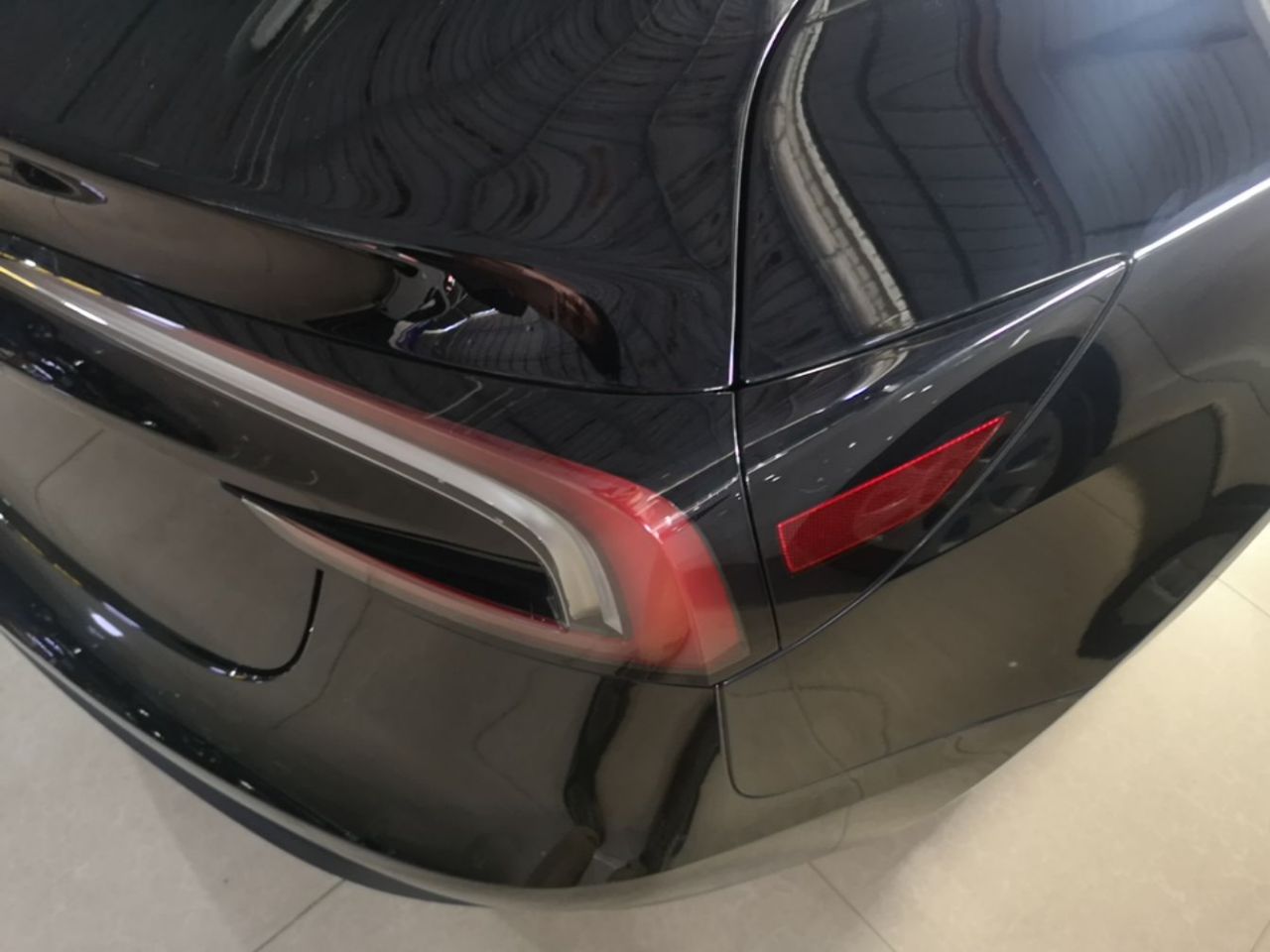 Model 3 2023 RWD photo 4
