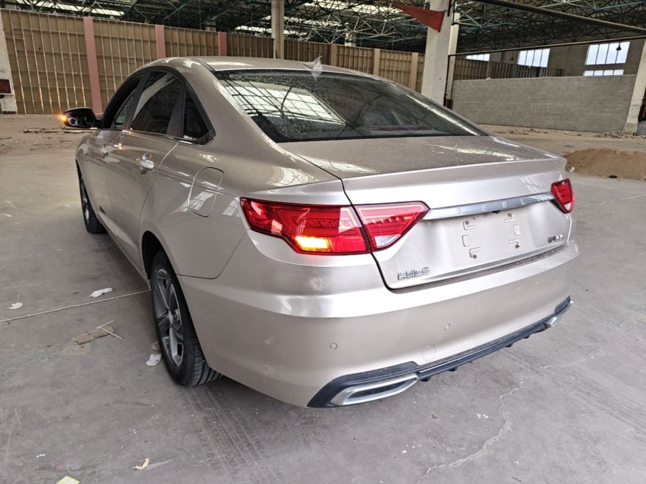 Emgrand GL 2018 1.8L MT Elite Connected photo 4