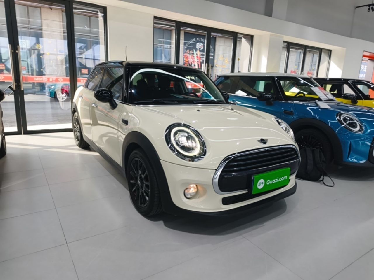 2018 1.5T COOPER Classic 5-Door photo 3