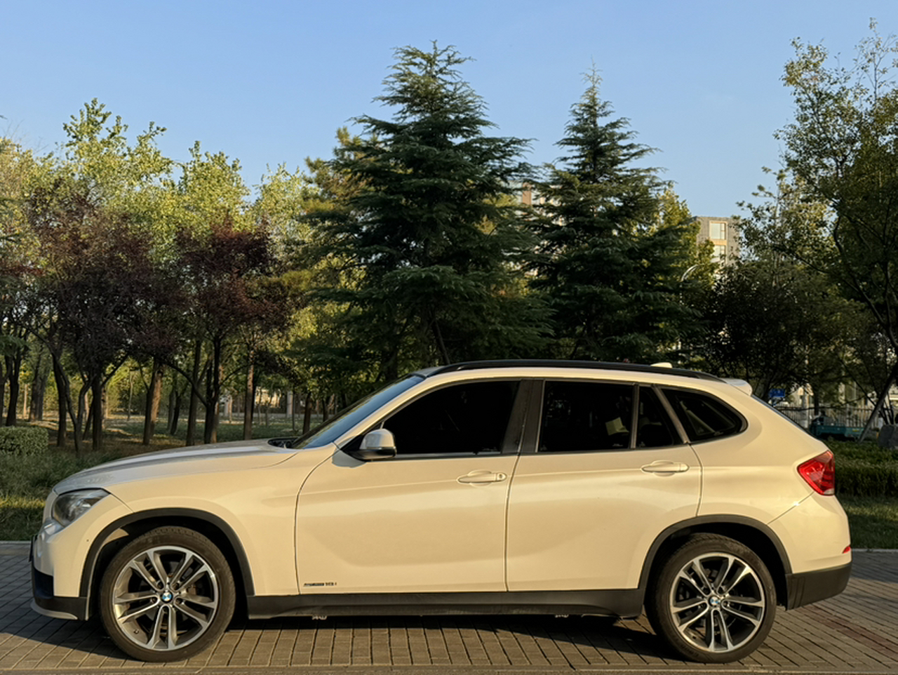 X1 2015 sDrive18i Leading photo 5