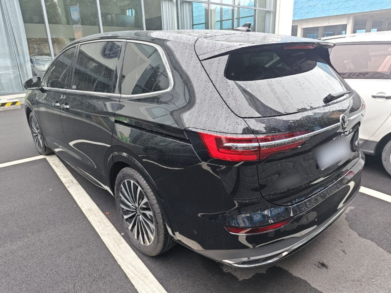 Viloran 2024 380TSI Premium photo 4