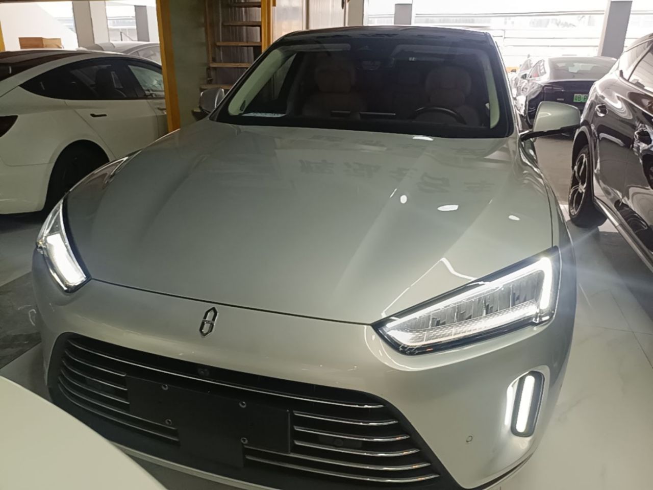 HIMA AITO M5 2022 EREV AWD photo 2