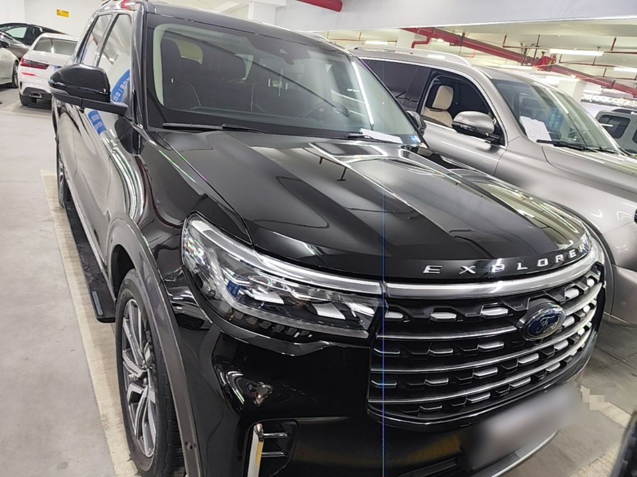 Explorer 2023 EcoBoost 285 AWD Titanium 7-Seater photo 2