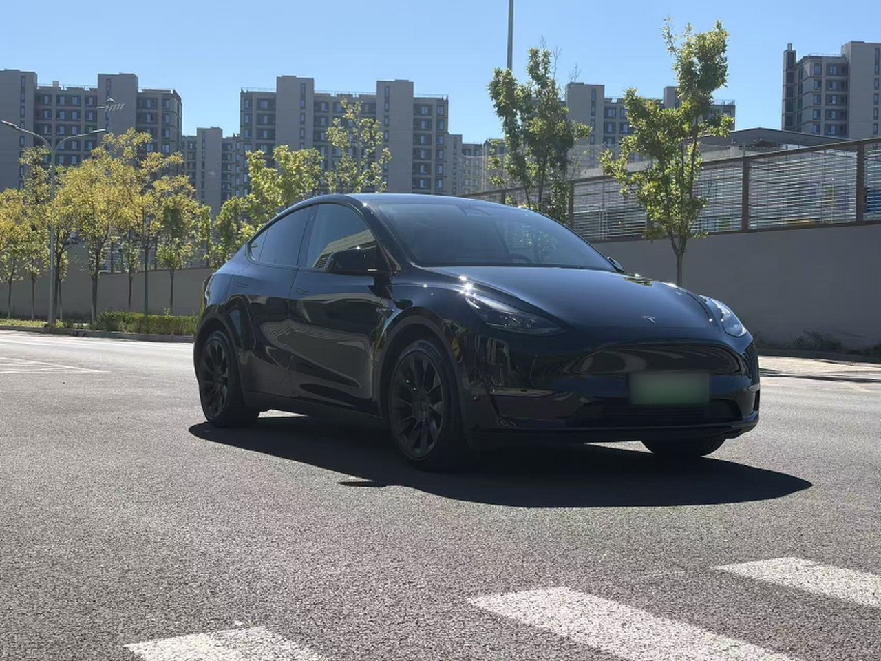 Model Y 2021 Standard Range RWD photo 2