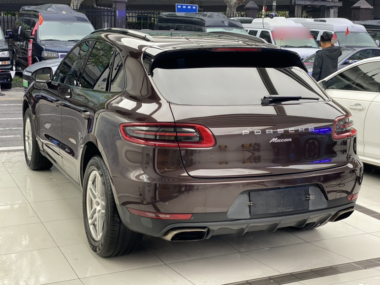 2017 Macan 2.0T photo 3
