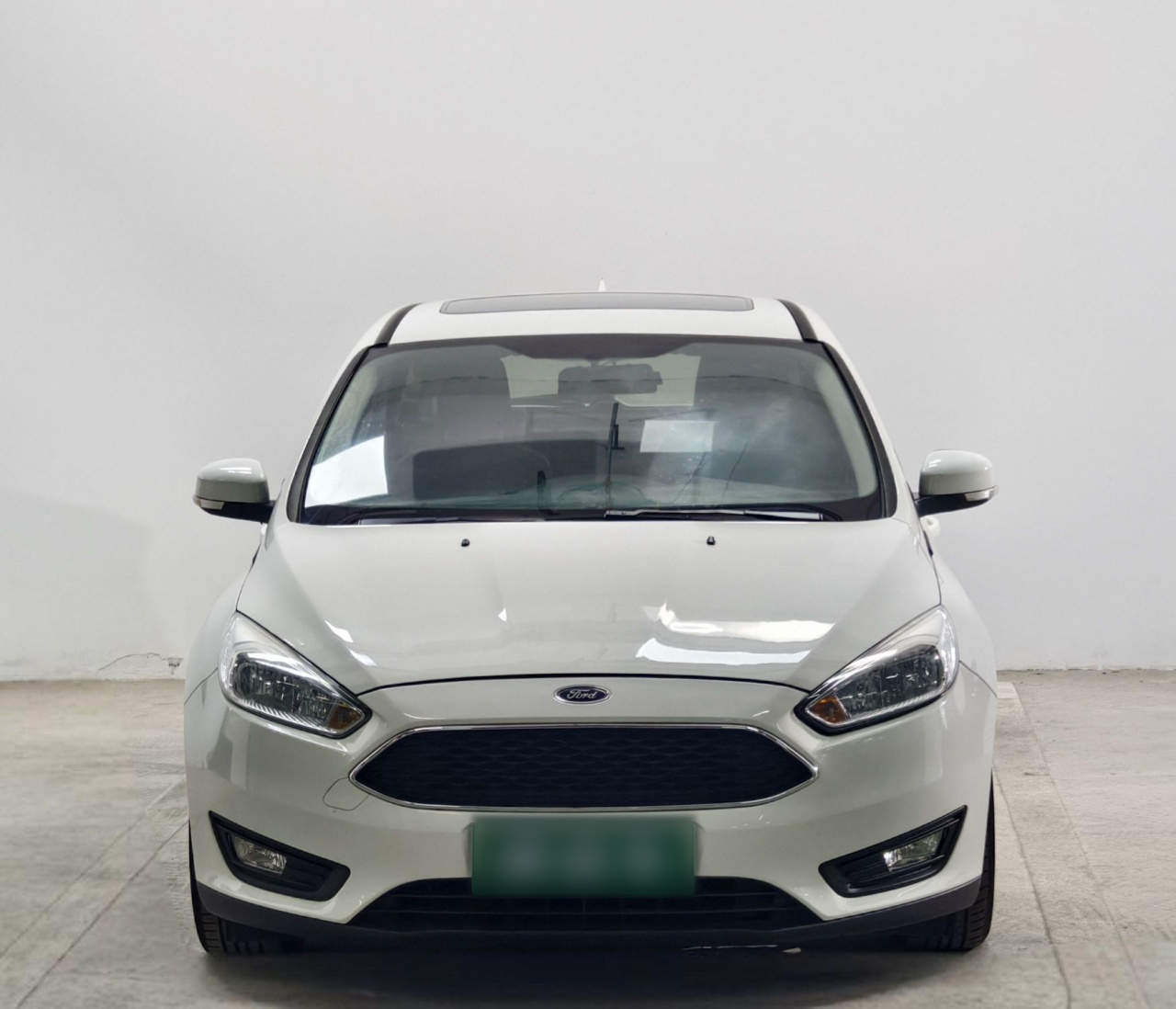 Focus 2018 Hatchback Classic EcoBoost 125 AT Fashion photo 2