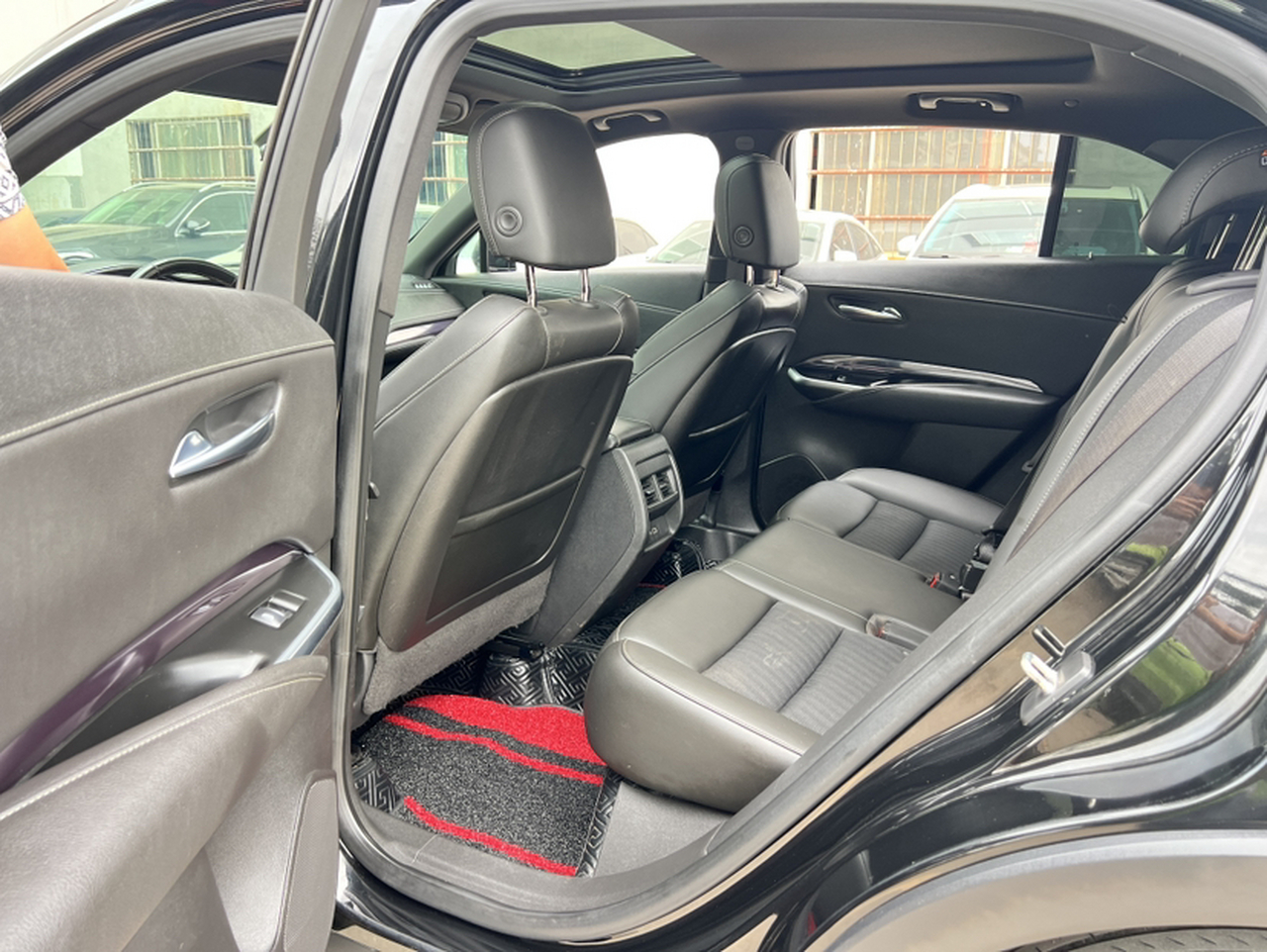XT4 2020 Facelift 28T RWD Tech photo 2