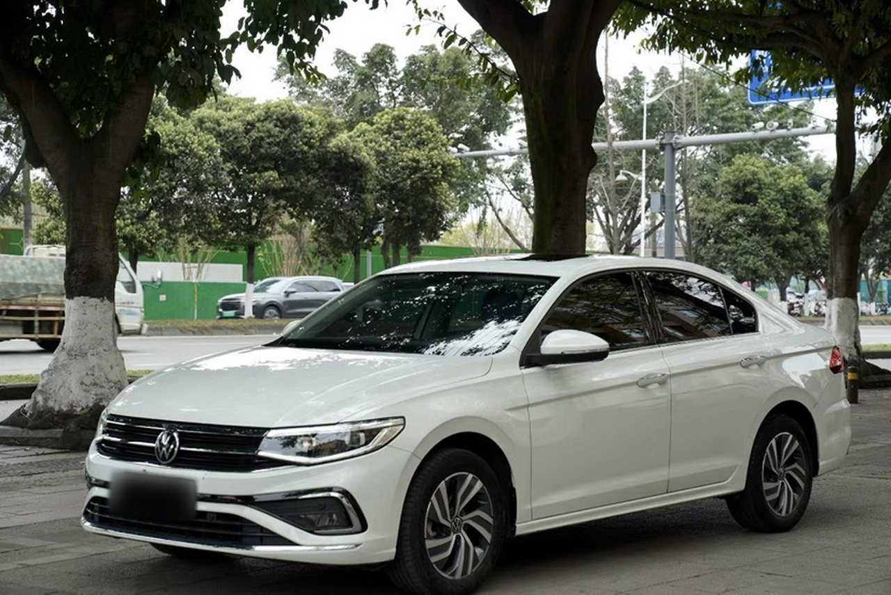 Bora 2023 200TSI DSG