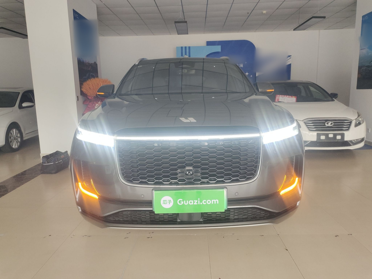Li Auto ONE 2021 EREV 6-Seater photo 2