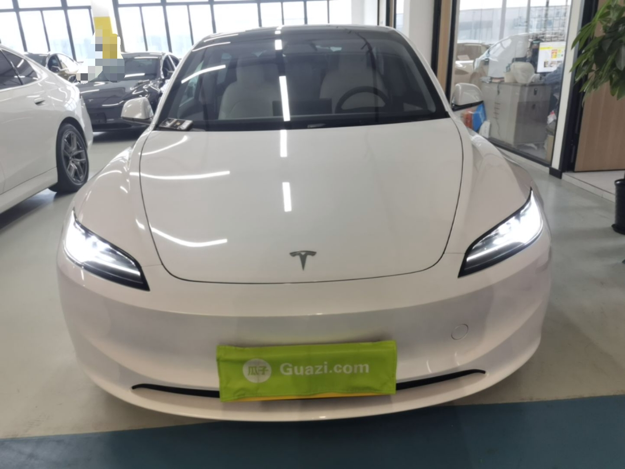 Model 3 2023 RWD photo 2