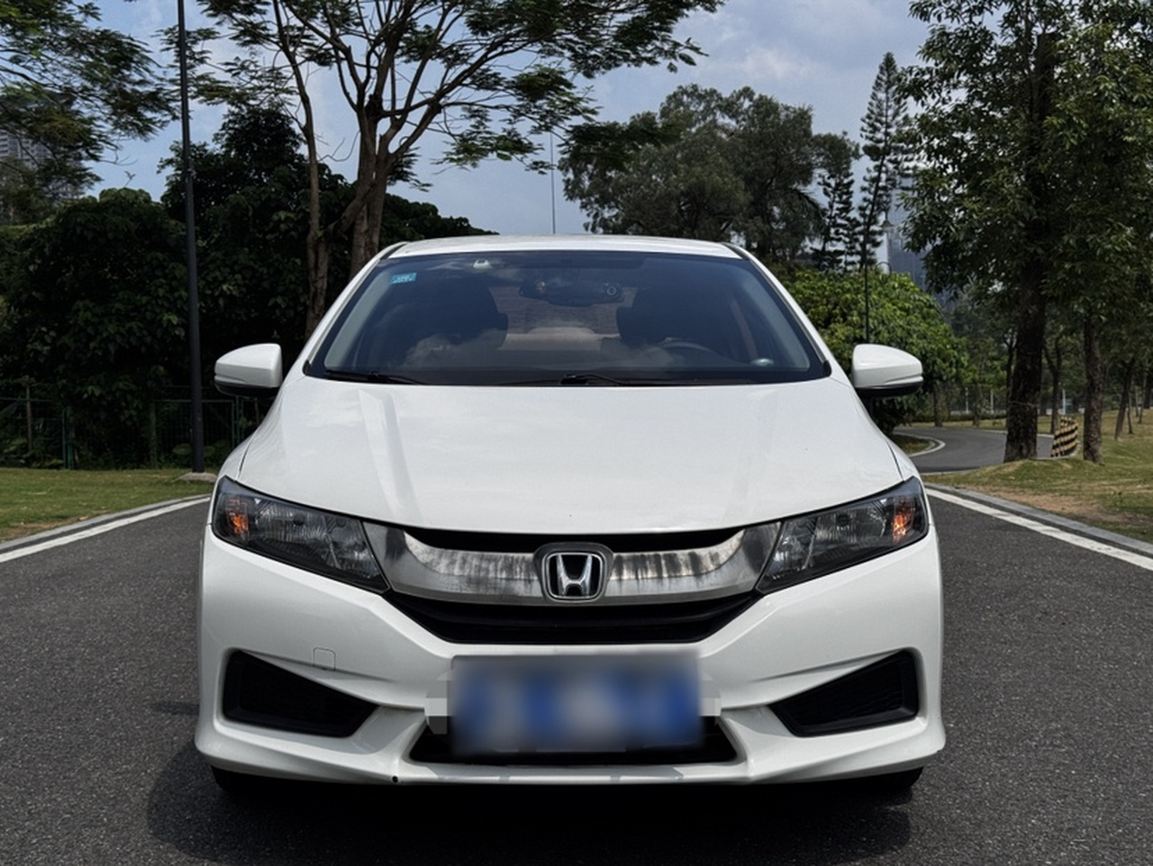 2017 1.5L CVT Elite photo 2