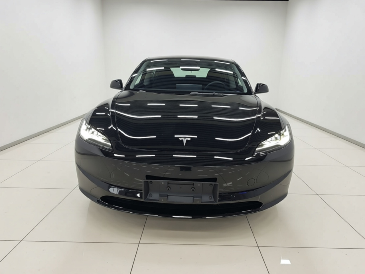 Model 3 2023 RWD photo 2