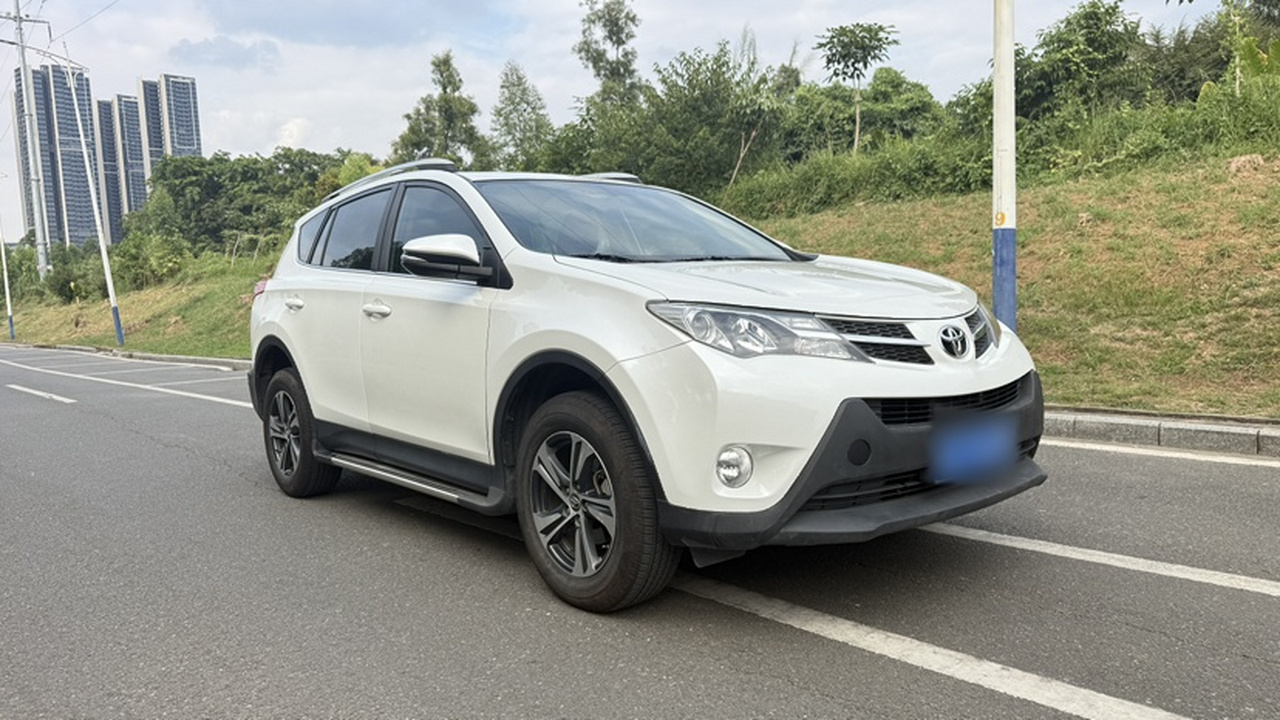 RAV4 2015 2.0L CVT RWD photo 2
