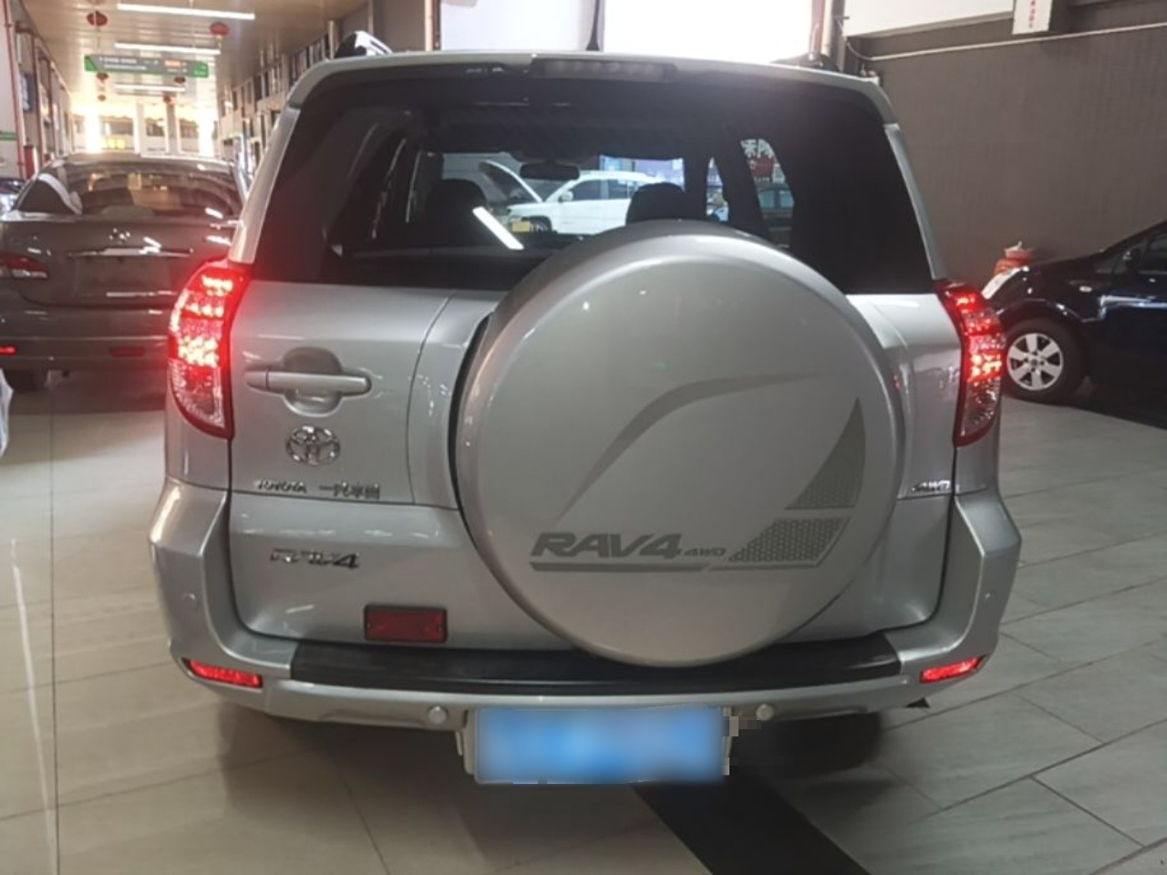 RAV4 2011 2.4L AT AWD Luxury photo 5