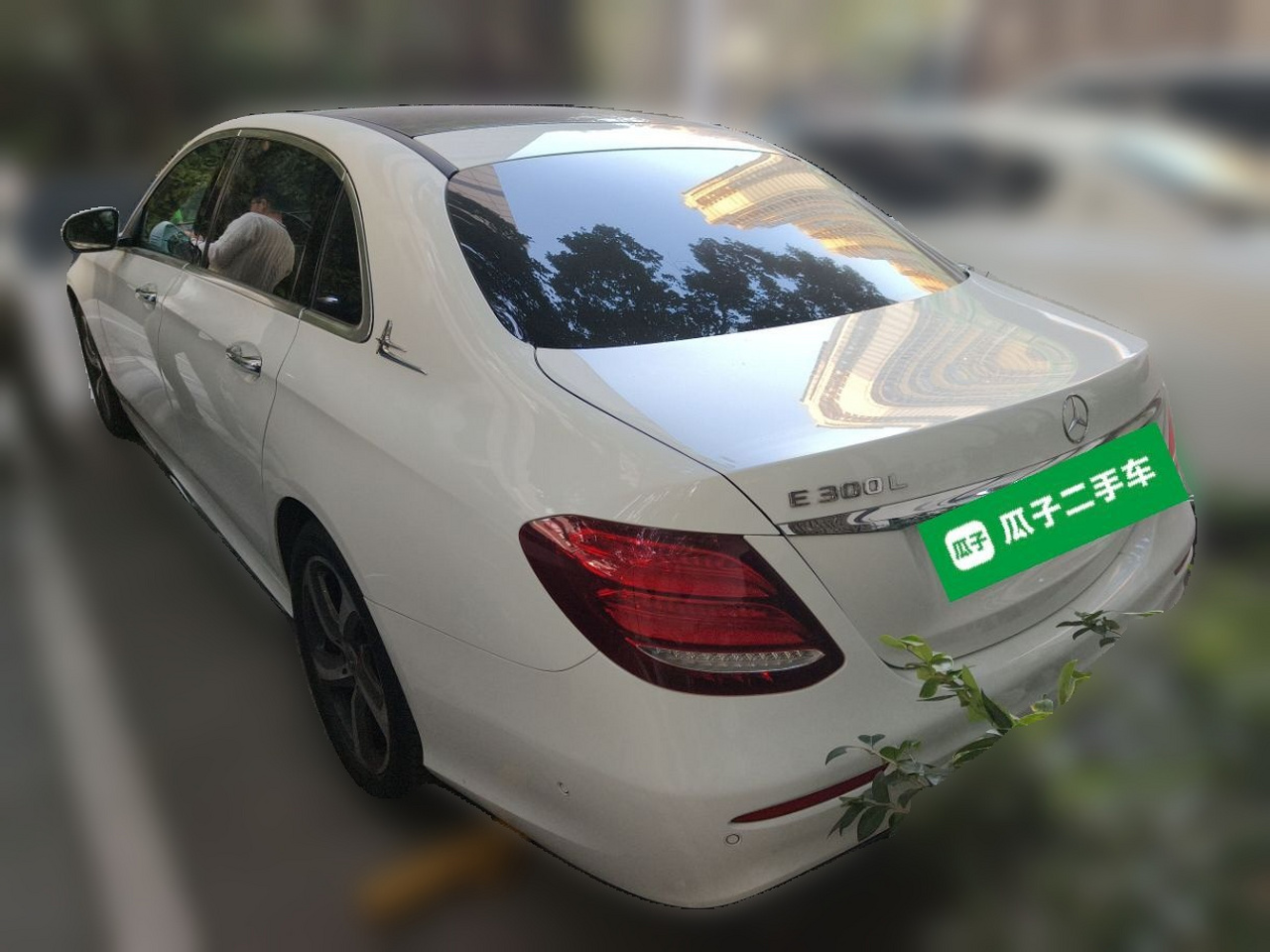 E-Class 2017 E 300 L Sport Luxury photo 4