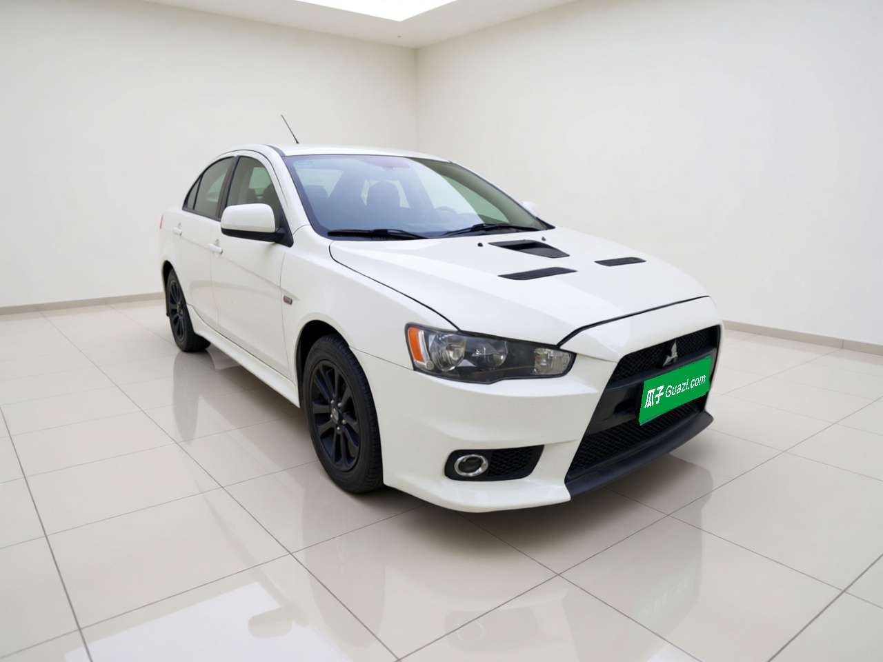 2012 1.8L CVT Luxury photo 3