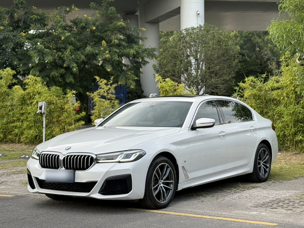 5 Series 2021 525Li M Sport Package