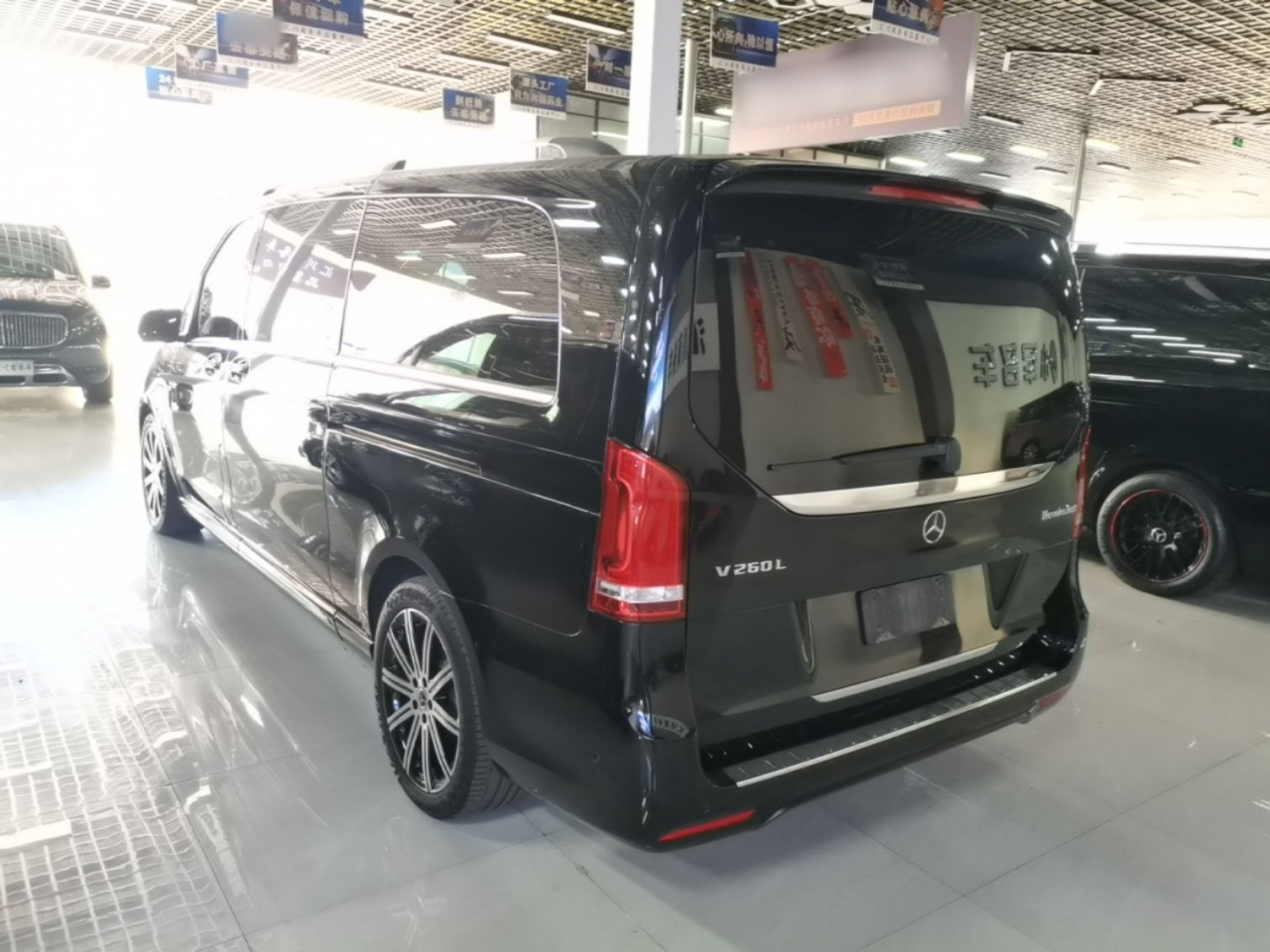 V-Class 2022 V 260 L Long Wheelbase Luxury photo 4