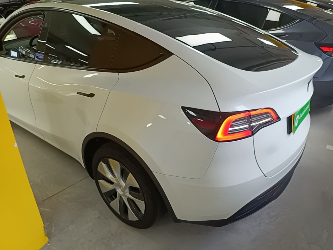 Model Y 2024 RWD photo 4