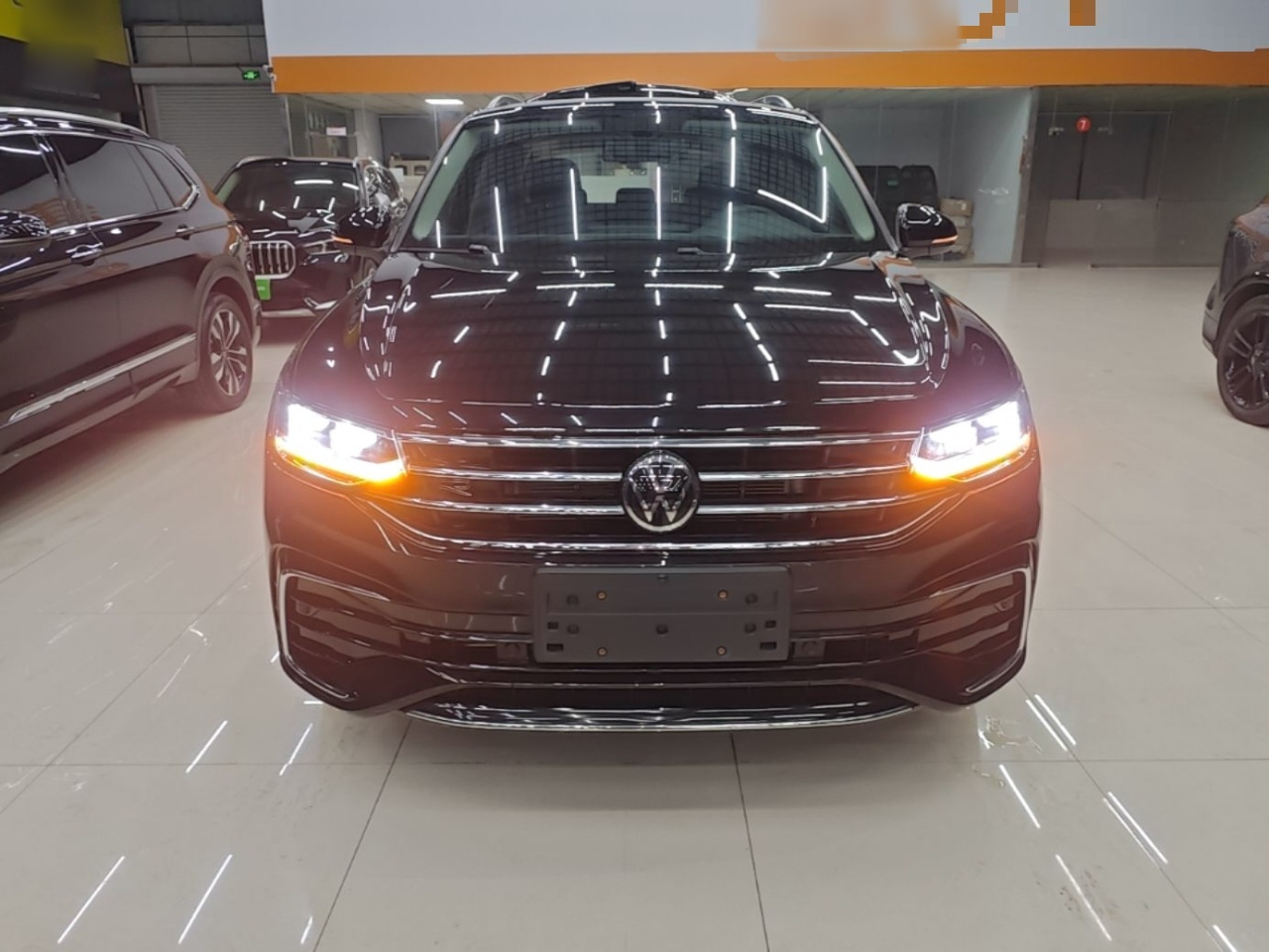 Tiguan L 2025 330TSI AT RWD R-Line photo 2