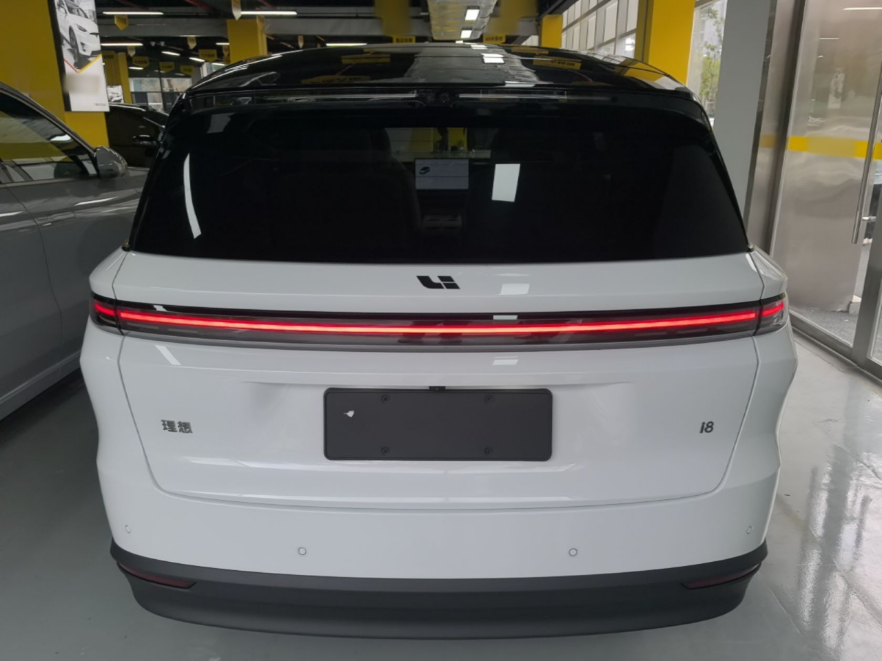 Li Auto i8 2026 RWD Long Range photo 5