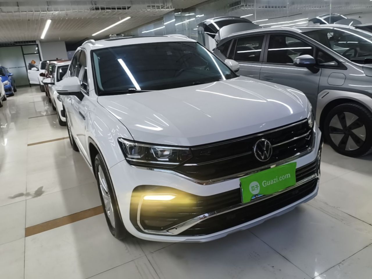 Tayron X 2020 330TSI RWD Premium Connected photo 3