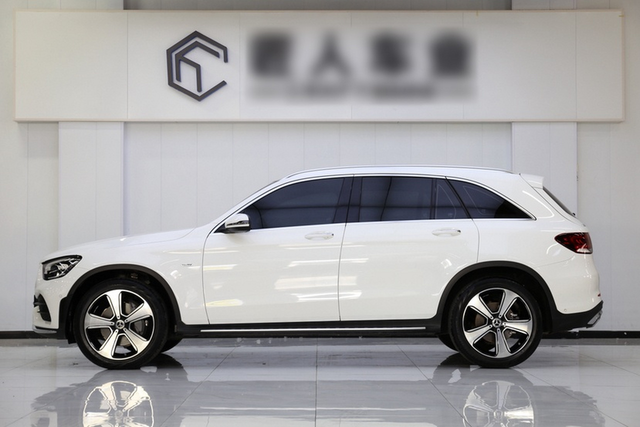 GLC 2022 Facelift GLC 300 L 4MATIC Dynamic Edition photo 3