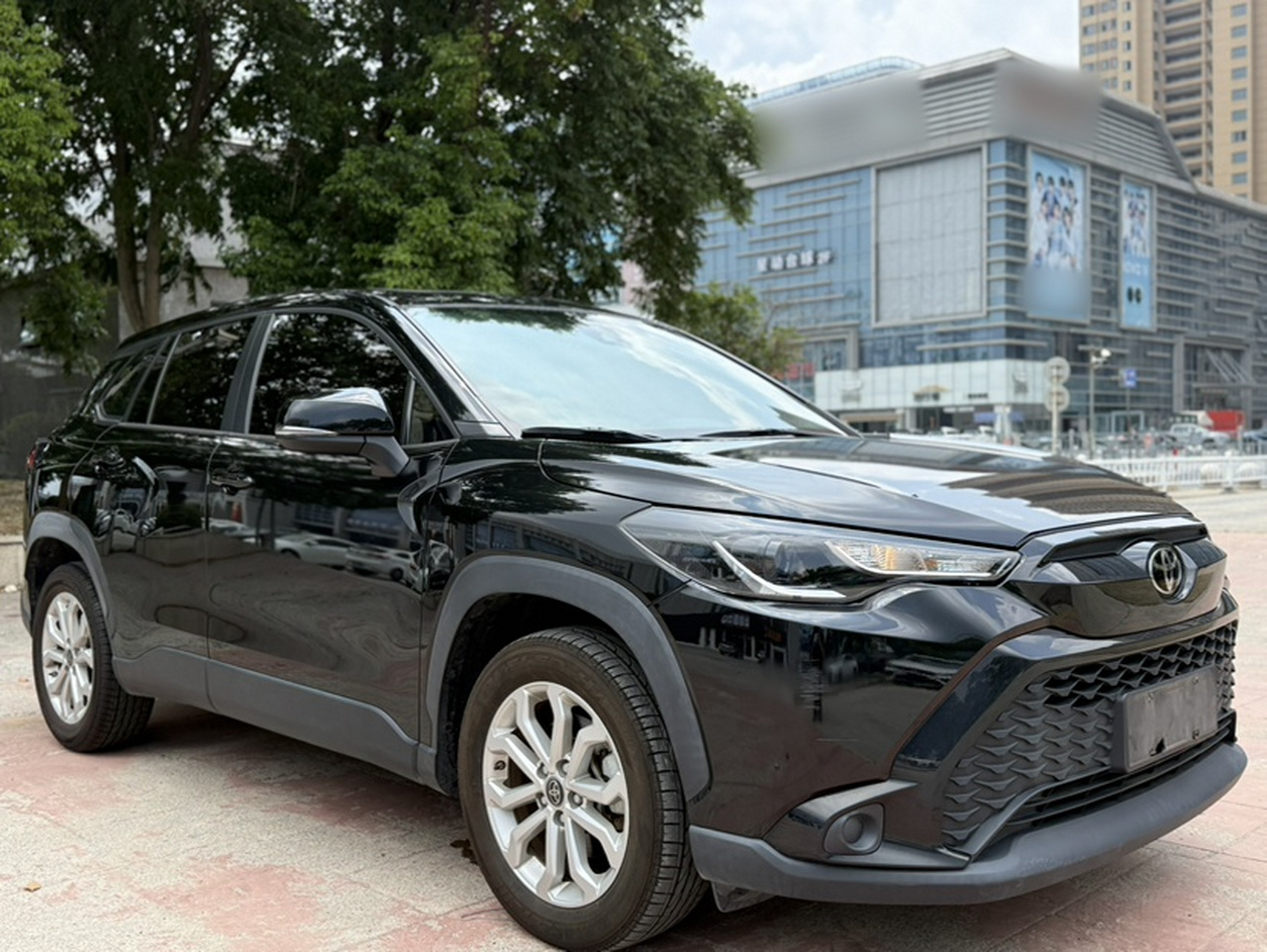 Frontlander 2022 2.0L CVT Leading photo 3