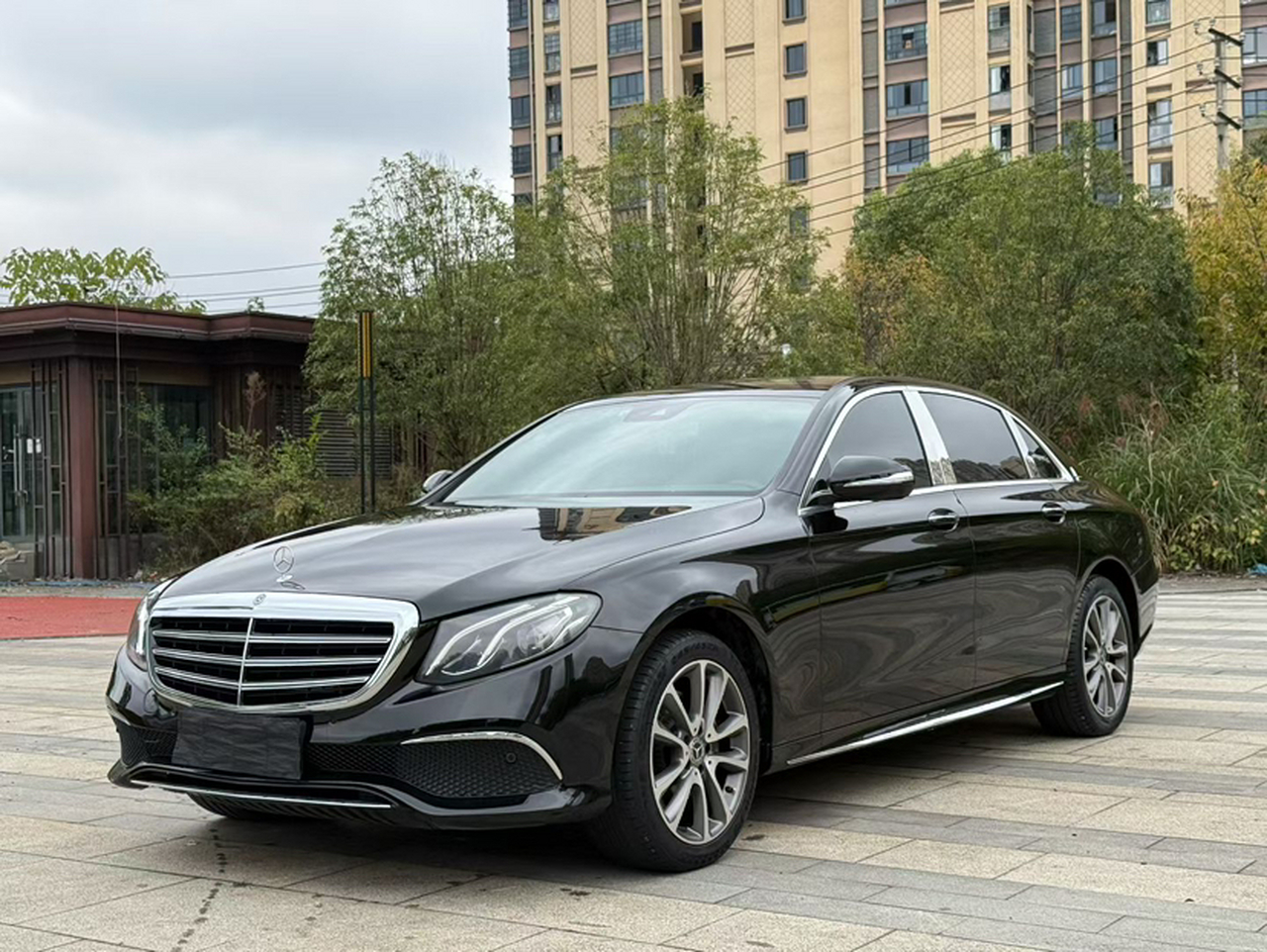 E-Class 2017 E 200 L Sport 4MATIC