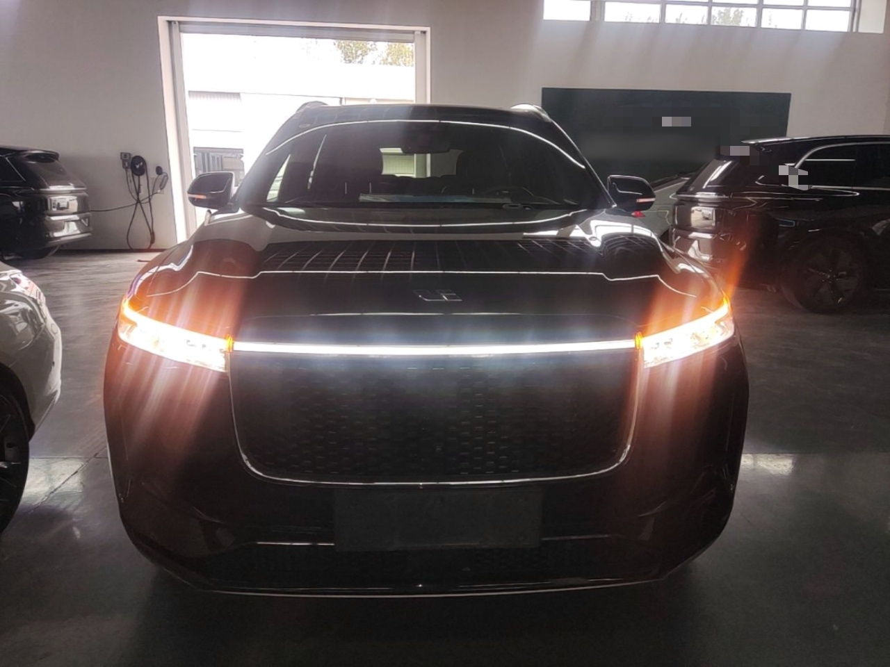 Li Auto ONE 2020 EREV 6-Seater photo 2